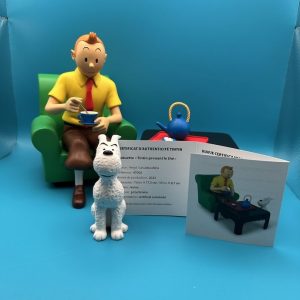 Tintin prenant le thé figurine en résine 47002